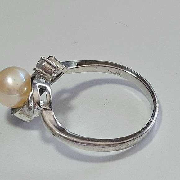Vantel Pearls Ribbon of Hope ring - Picture 8 of 11